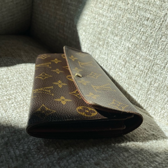 Louis Vuitton Monogram Bifold with Snap Wallet - Picture 3 of 16